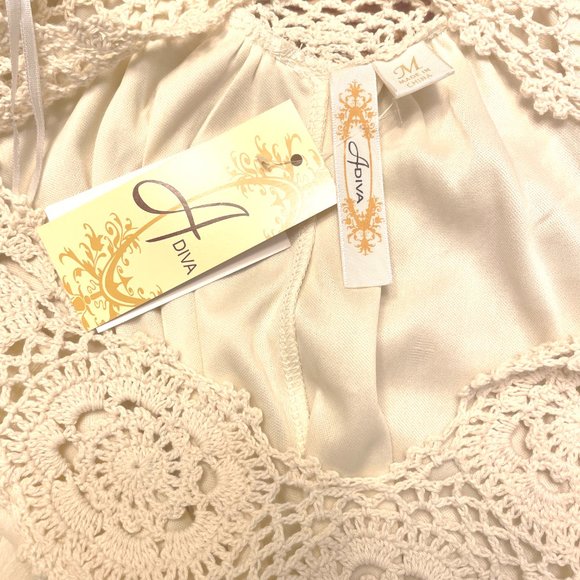 NEW | ADIVA sleeveless top accented with crochet lace - SZ M - Picture 10 of 11